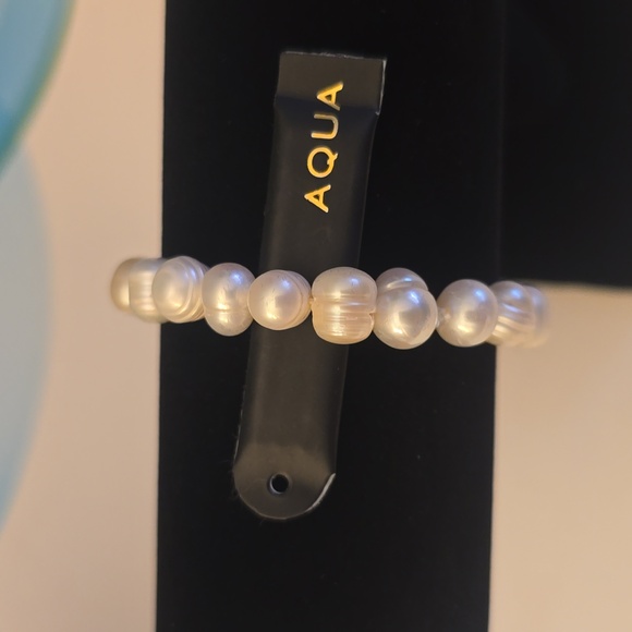 AQUA Cultured Freshwater Pearl Stretch Ivory Bracelet - Picture 2 of 5